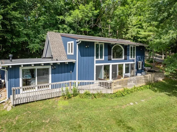 S1286 W Redstone Dr, La Valle, WI 53941