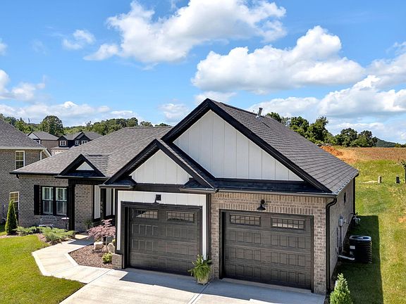 3rd image of 966 Shadyside Dr