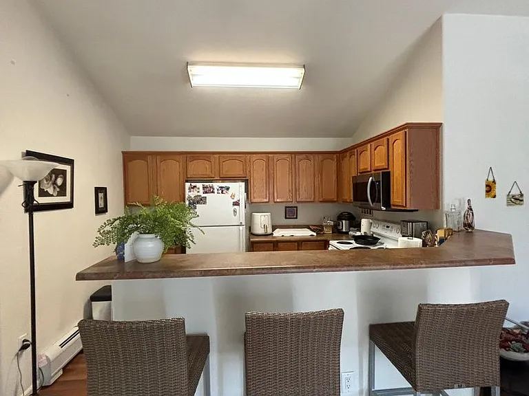 560 River View Dr #708 — Photo 5