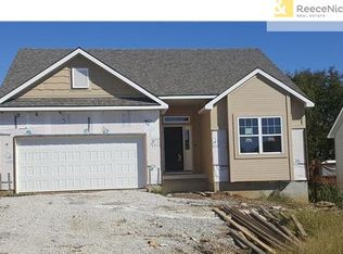 1628 NE 124th St, Kansas City, MO 64165
