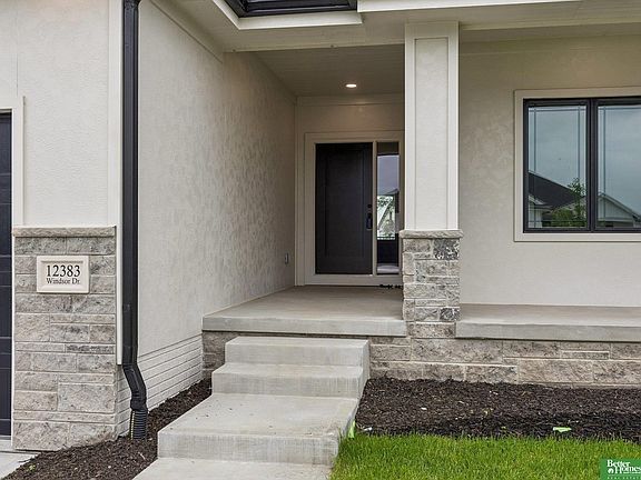 3rd image of 12383 Windsor Dr