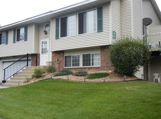 4602 Ridge Cliffe Dr, Eagan, MN 55122