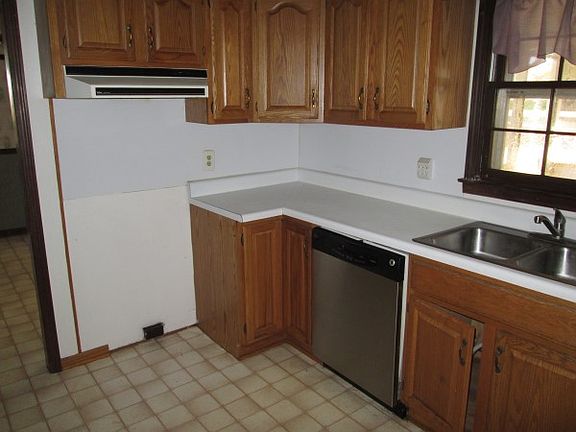 3rd image of 3308 Villa Ln