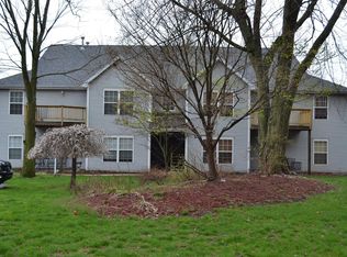 80 Pines Dr #H, Porter, IN 46304