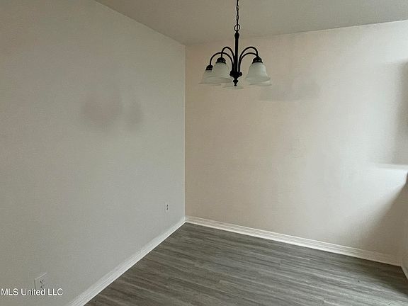 4th image of 31 Grand Lido Ln