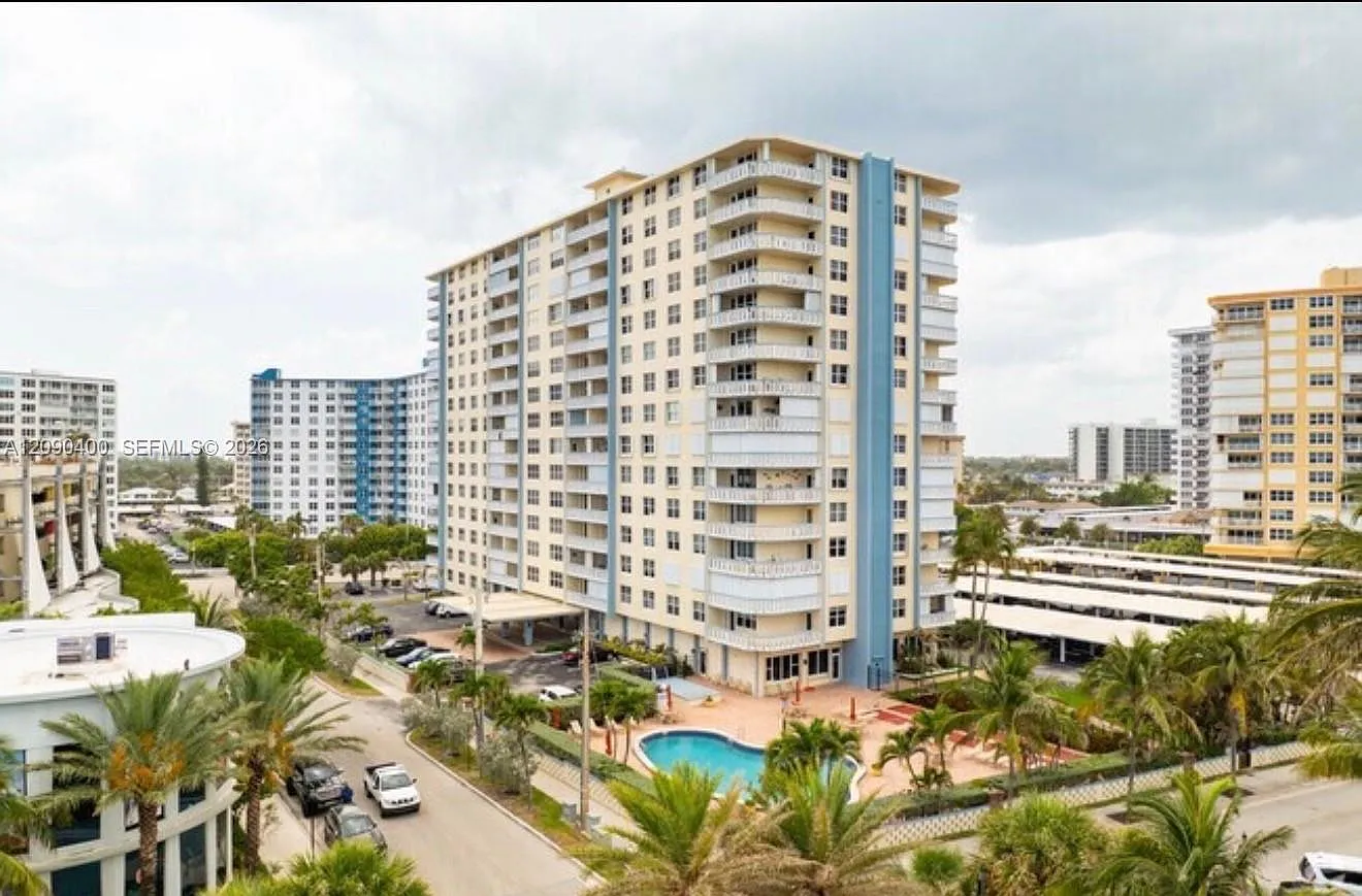 Jamaica House Condominium — Photo 2