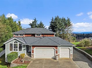 403 207th Ave E, Lake Tapps, WA 98391