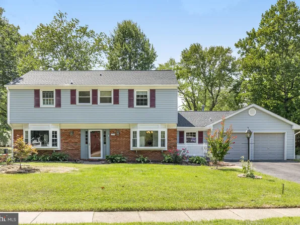 13118 Madonna Ln, Fairfax, VA 22033