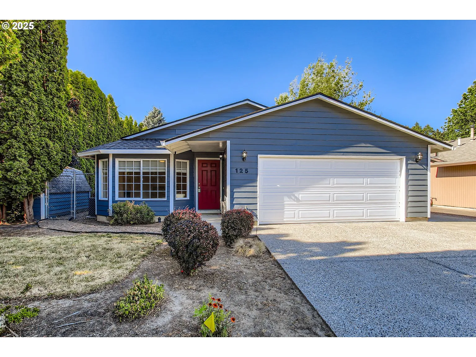 125 NE Tiffany St photo 1