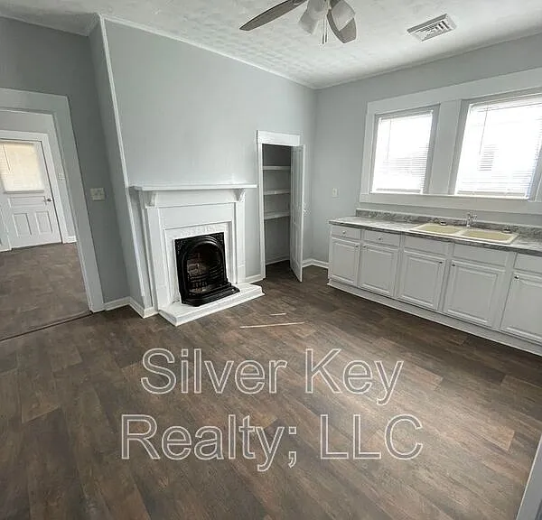 17 Sunset Ave #1 — Photo 4