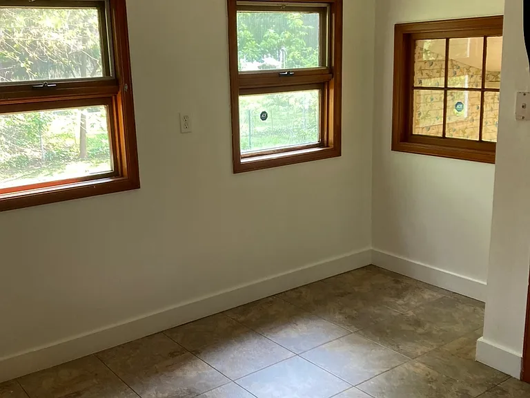 215 Rosemont Dr — Photo 5