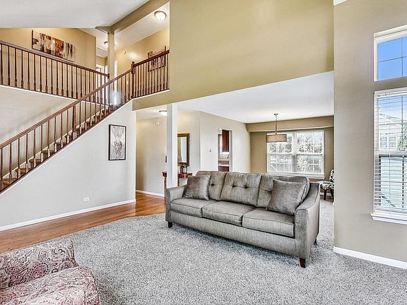 4th image of 475 Fairfax Ln