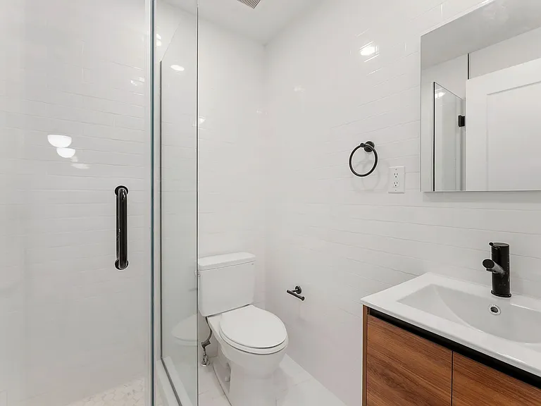 821 Quincy St #3 — Photo 7