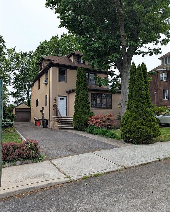 1st image of 84 Oakdene Ave