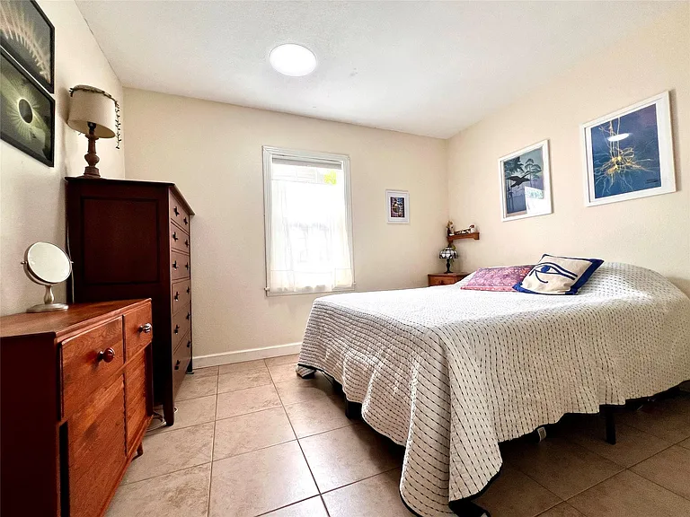 4615 Ribbecke Ave — Photo 9