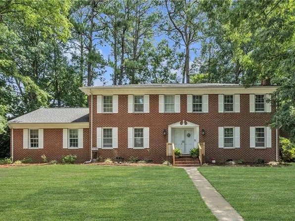 2949 Prince Of Wales Dr, Chesapeake, VA 23321