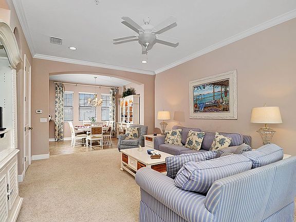 4th image of 4815 Yacht Club Dr Unit 104