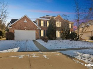 1156 Bristol Dr E, Sycamore, IL 60178