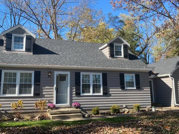 1111 Meadow Dr, Beavercreek, OH 45434