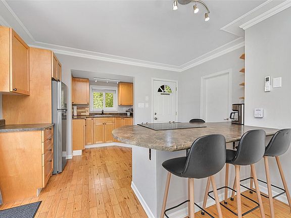 4th image of 76 Nelson Rd