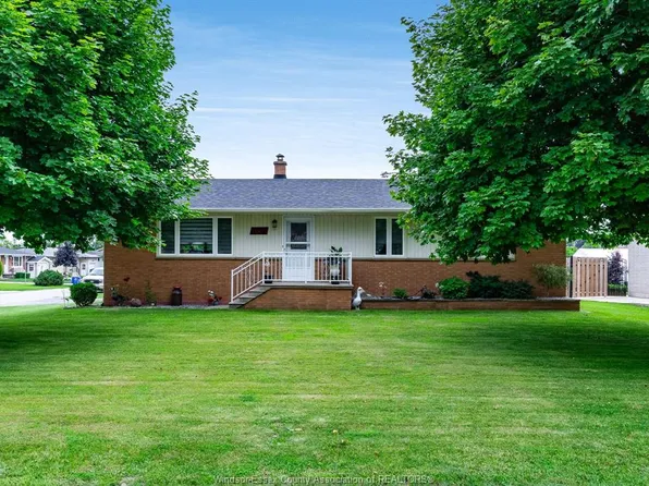 1665 Regent St, Kingsville, ON N0P 2G0