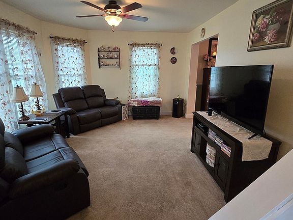 2nd image of 215 Maple St