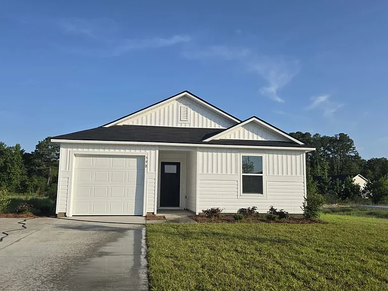 598 Cambria Dr — Photo 1
