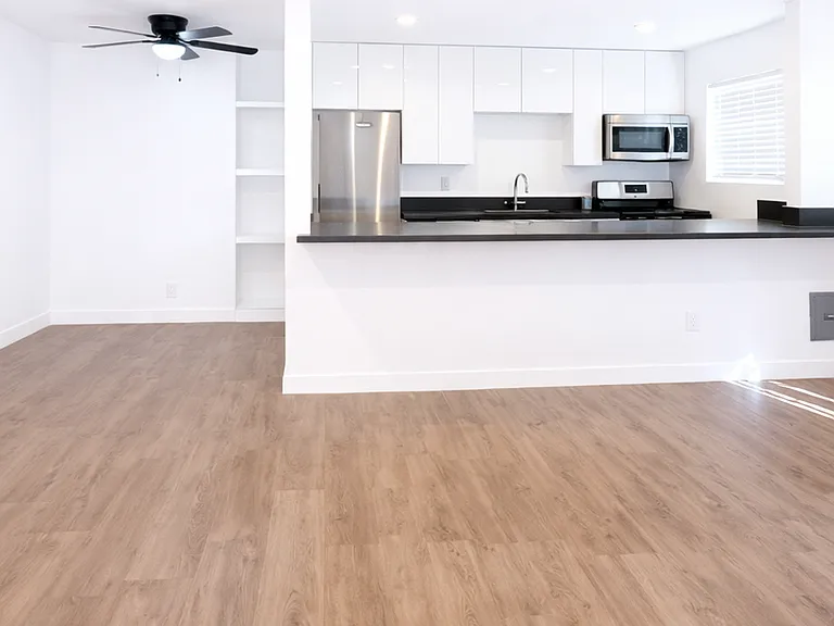 6556 Lamirada Ave — Photo 14