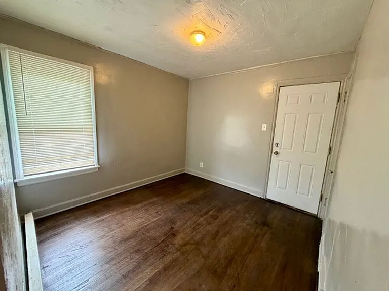 9516 Wayburn — Photo 6