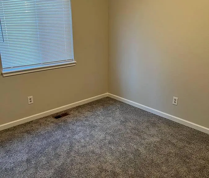 1928 Copper Creek Dr — Photo 3