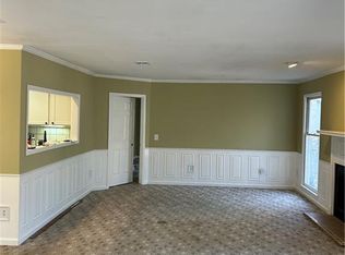 102 Bainbridge Dr, Sandy Springs, GA 30327
