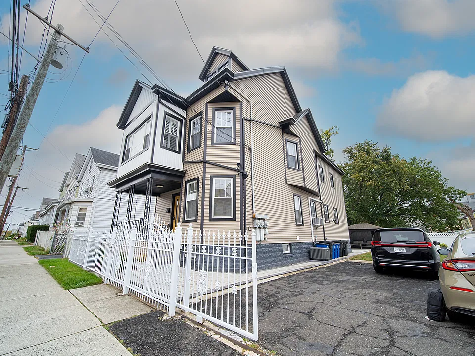 83-85 Nagle St #3
