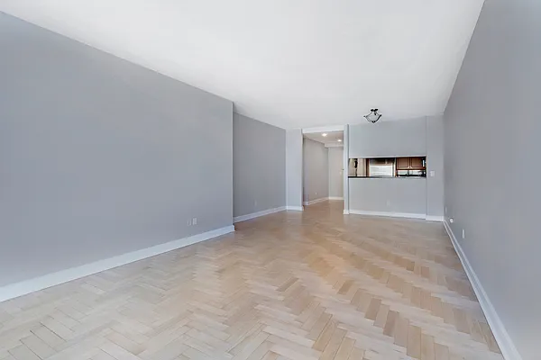Sold by Manhattan Network Inc. | media 6