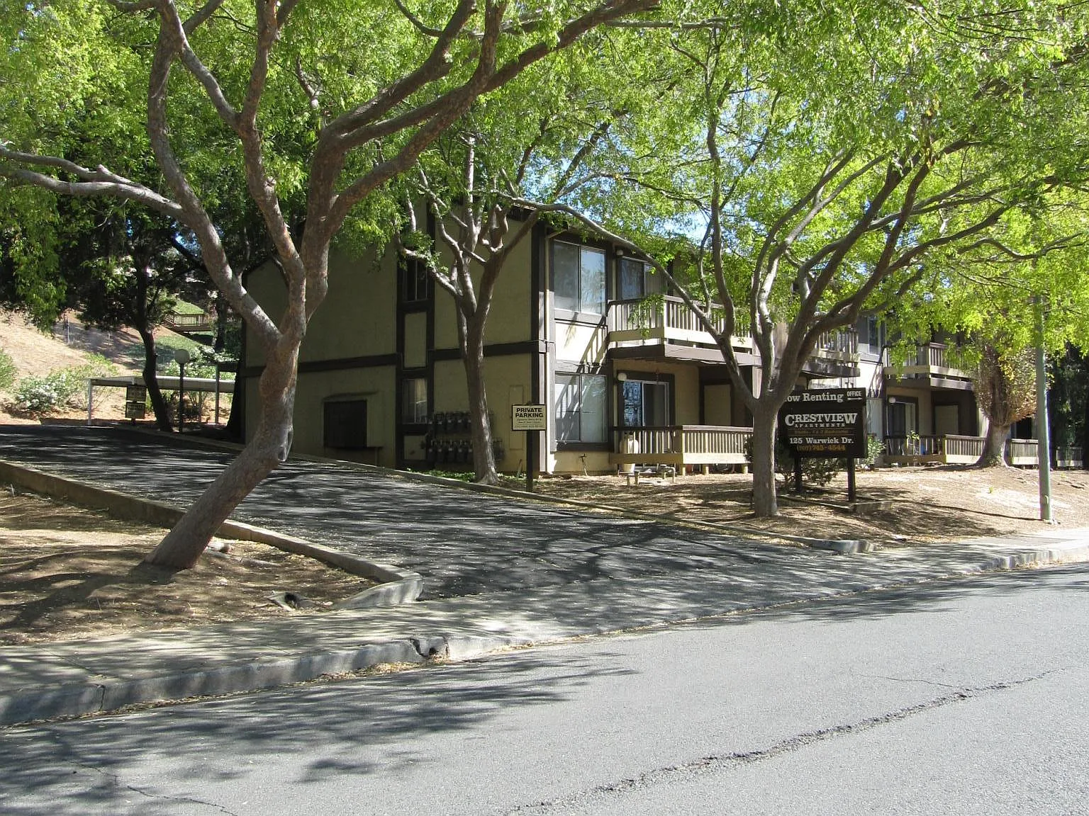 Crestview Apartments — Photo 4
