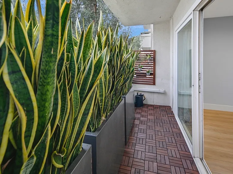 1600 Ardmore Ave #213 — Photo 8