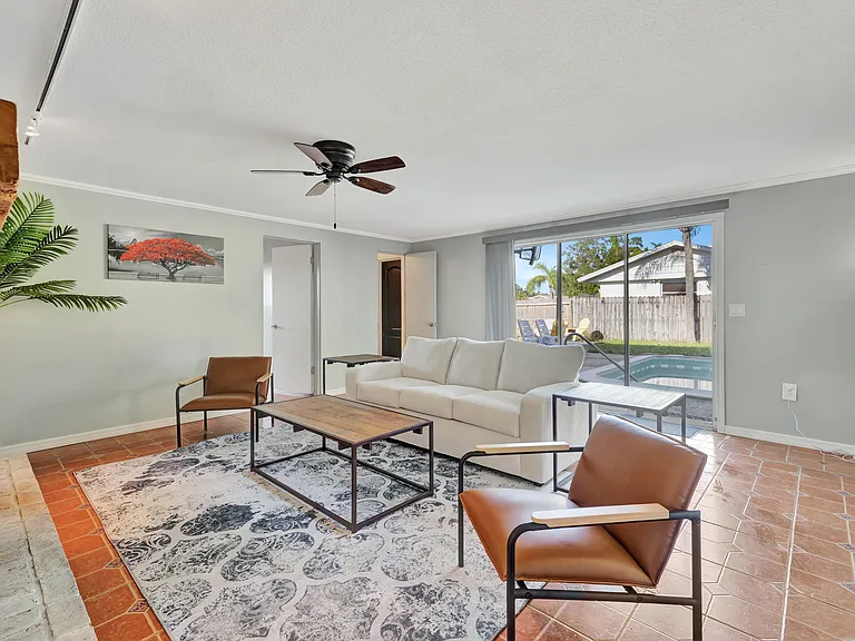 3866 Allenwood St — Photo 37
