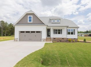 24 Sanders Farm Dr, Smithfield, NC 27577