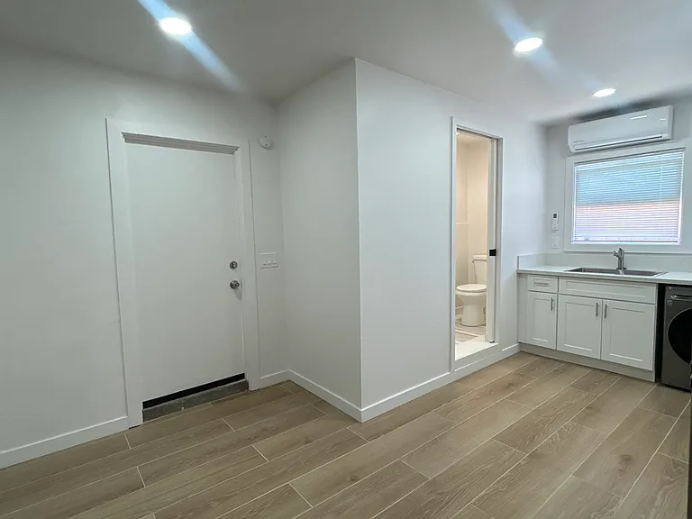 2444 Fairmount Ave #B — Photo 14