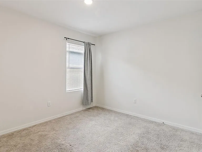 4373 Deleon St — Photo 12