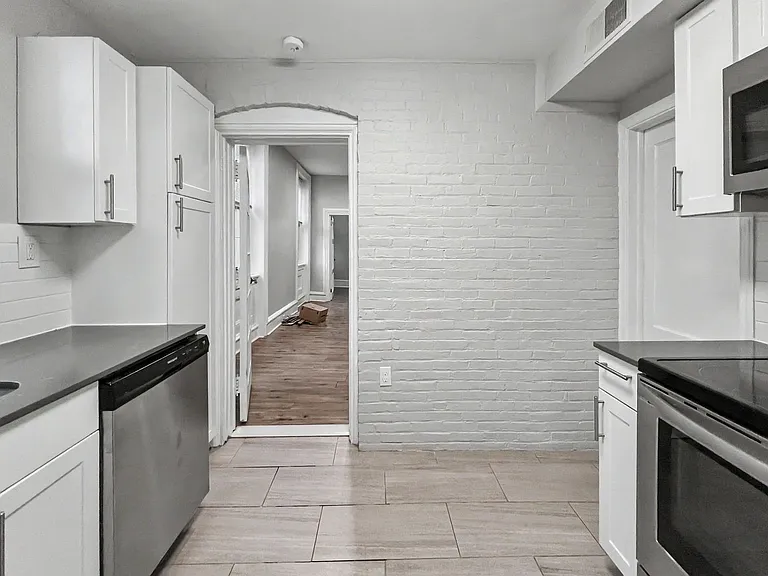 1012 E Lancaster Ave — Photo 8