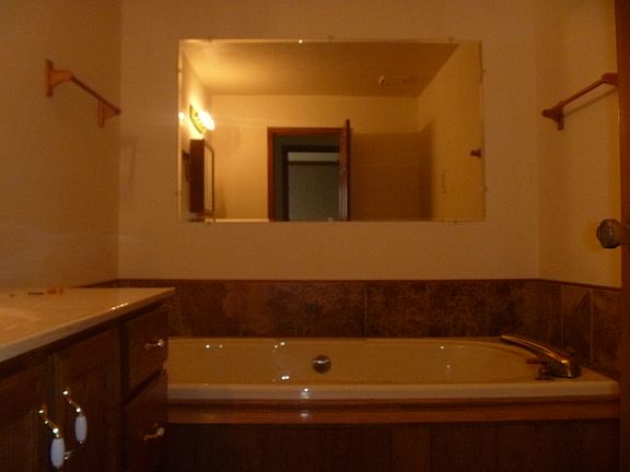 Bath w/Whirlpool Tub