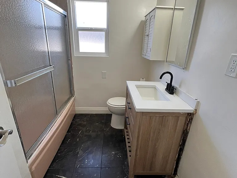 14612 Wyandotte St #9 — Photo 21
