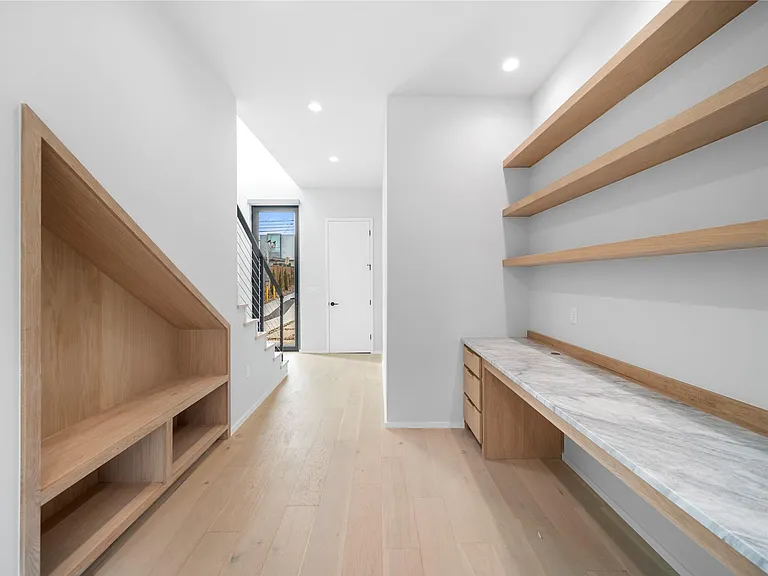 2107 Brackenridge St #B — Photo 14