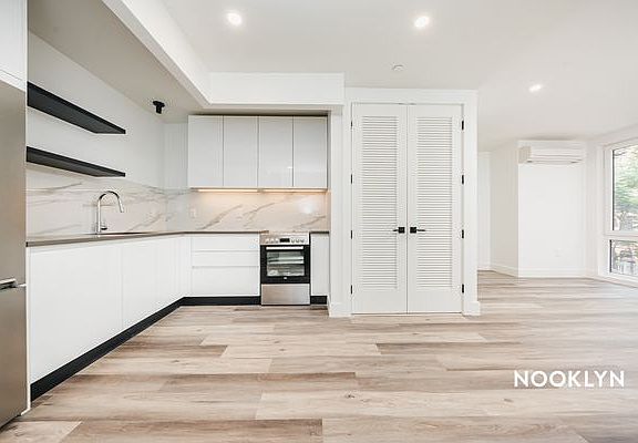 3rd image of 445 Vanderbilt Ave #307