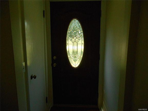 3rd image of 938 Center St