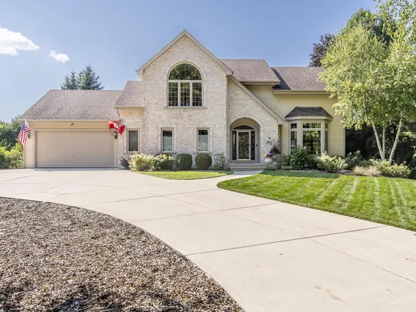 5711 South 92nd STREET, Hales Corners, WI 53130