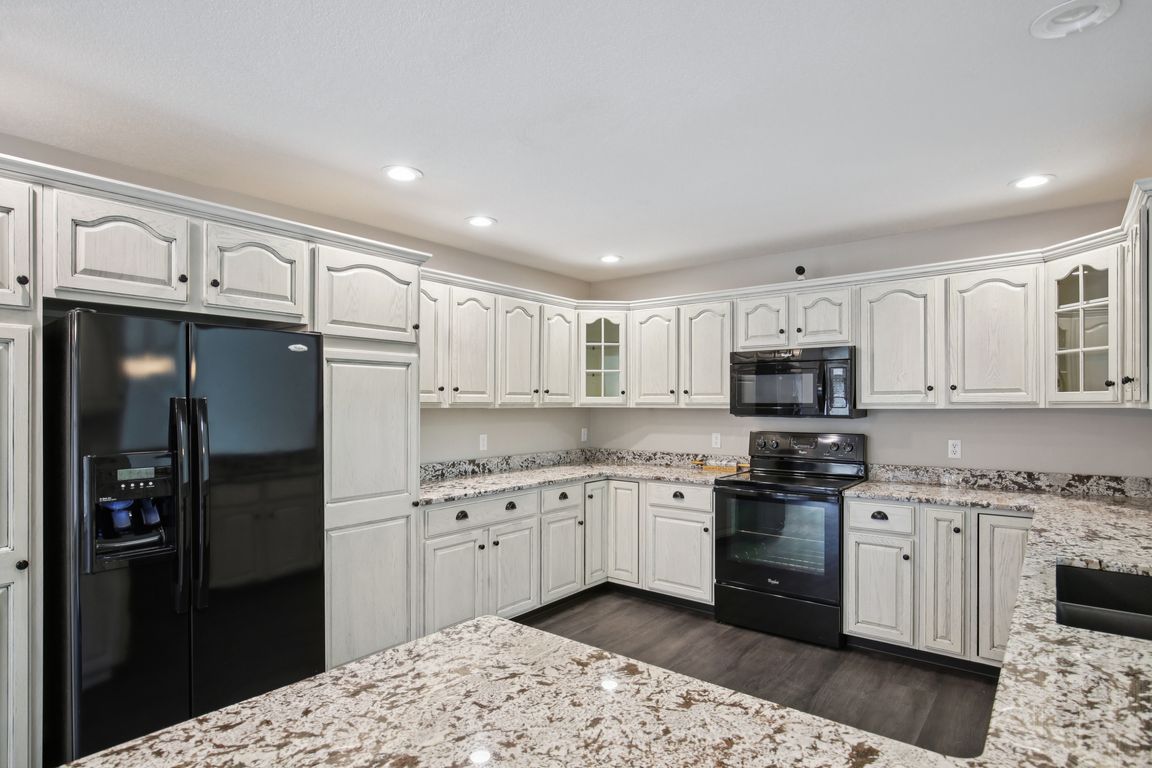 Richlyn Dr-S2706-014.jpg
