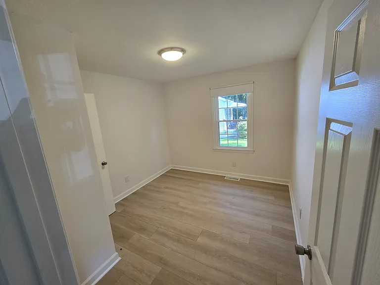 503 Sherman St — Photo 7