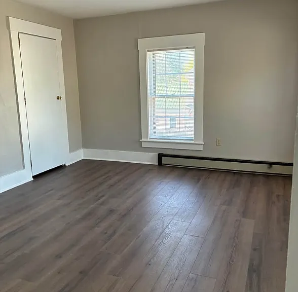 81 Academy St — Photo 7