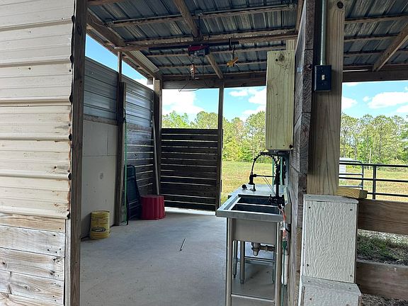 4th image of Gomillion Rd